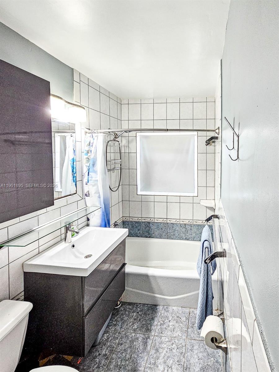 DIXIE GARDENS - Residential