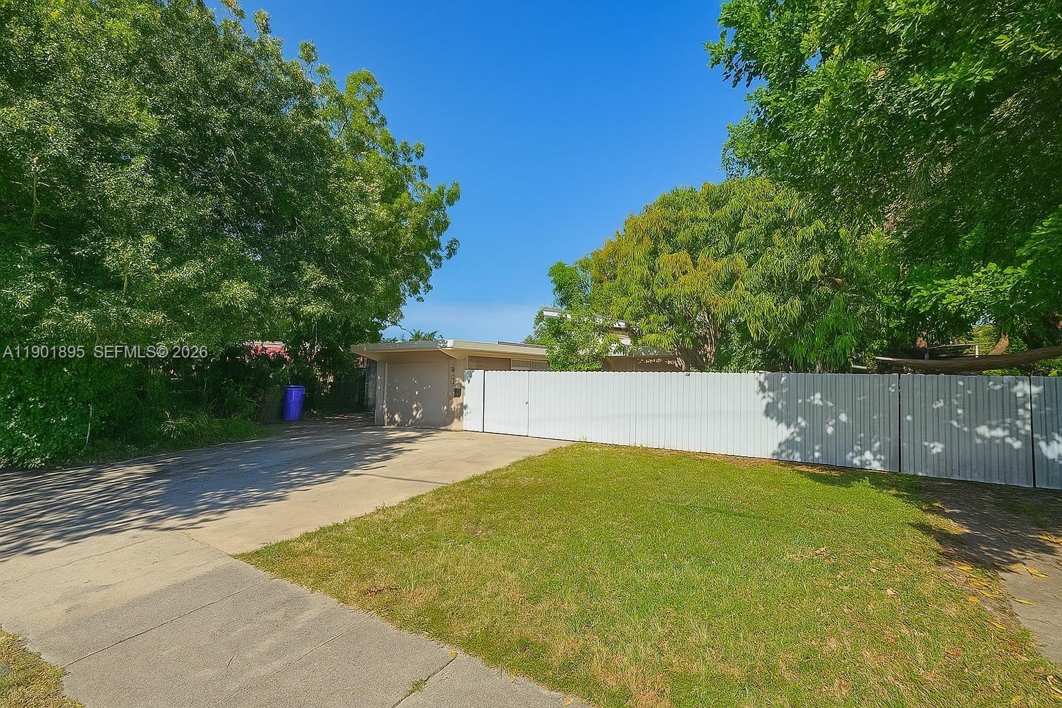 DIXIE GARDENS - Residential