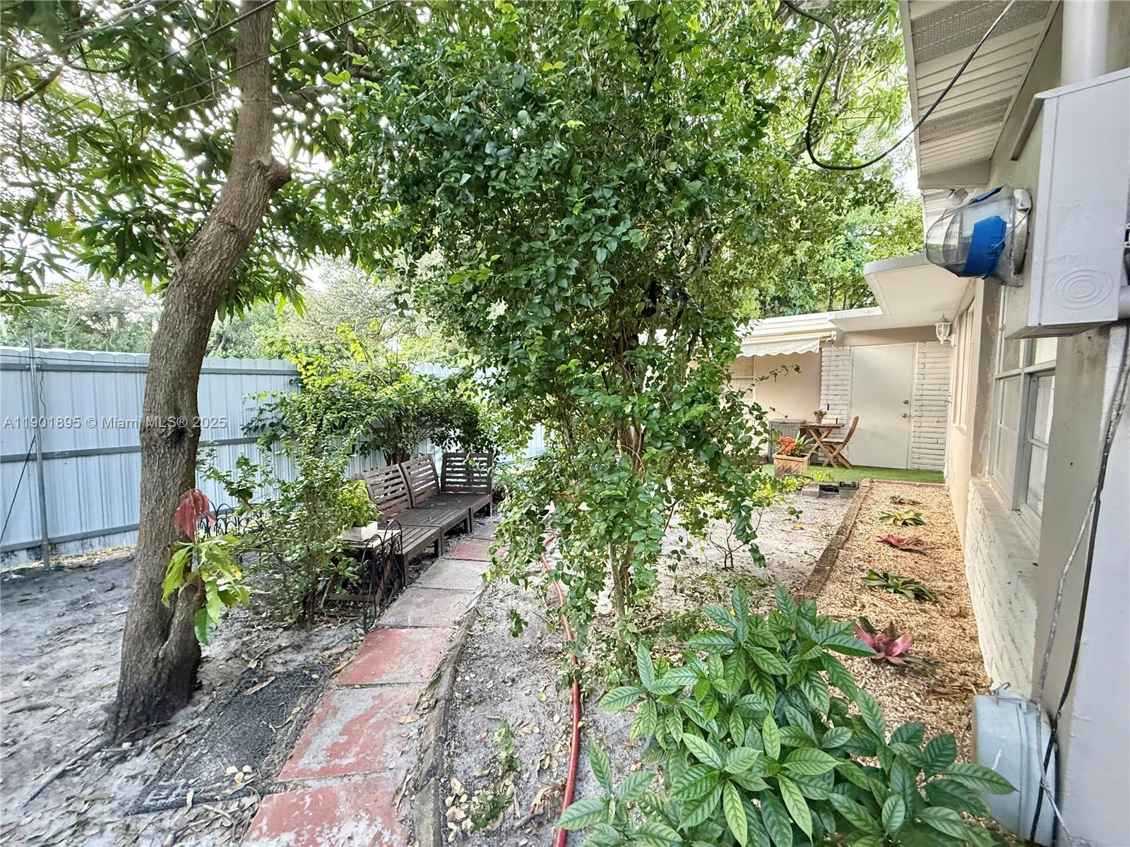 DIXIE GARDENS - Residential