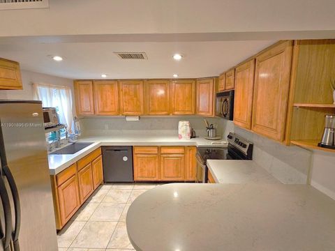 917 N 26th Ave Hollywood FL 33020