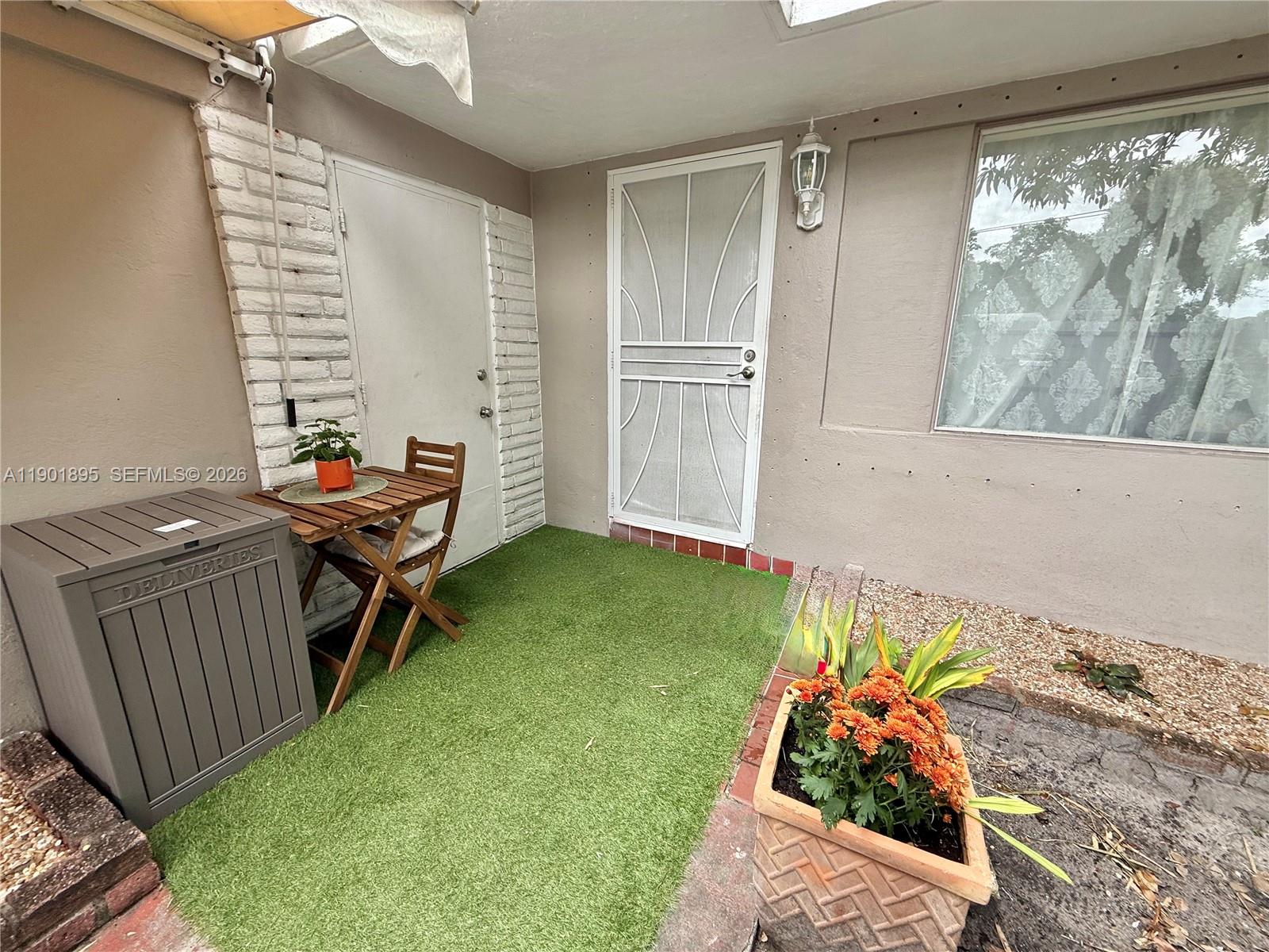 DIXIE GARDENS - Residential