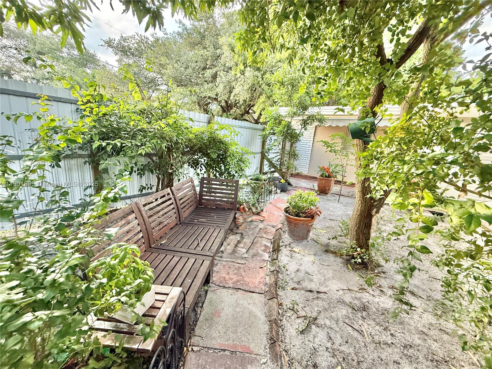 DIXIE GARDENS - Residential