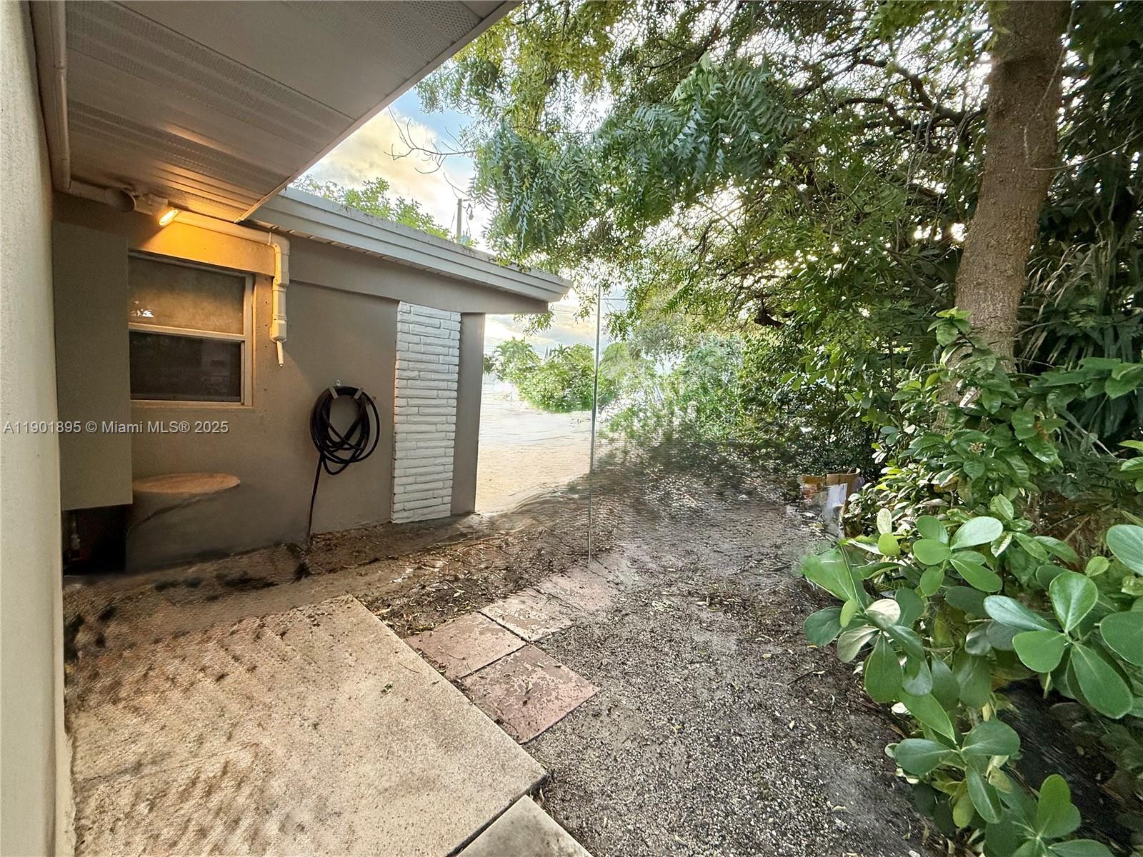 DIXIE GARDENS - Residential