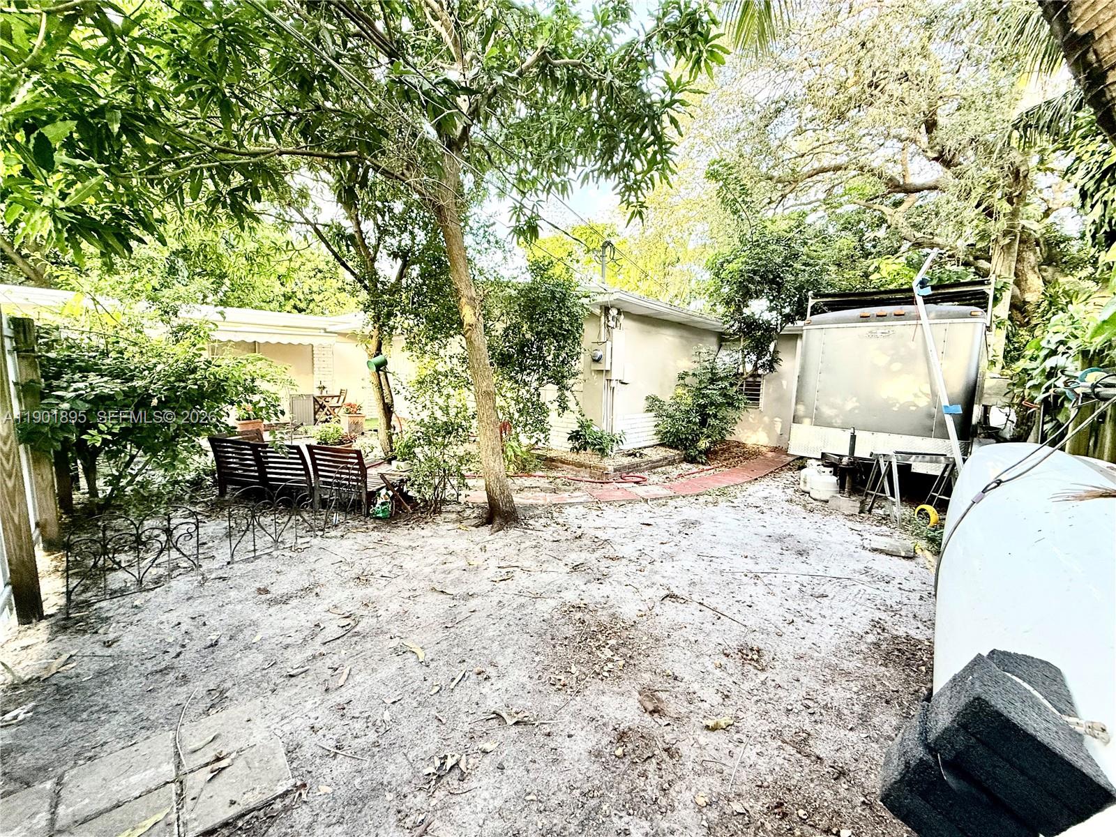 DIXIE GARDENS - Residential