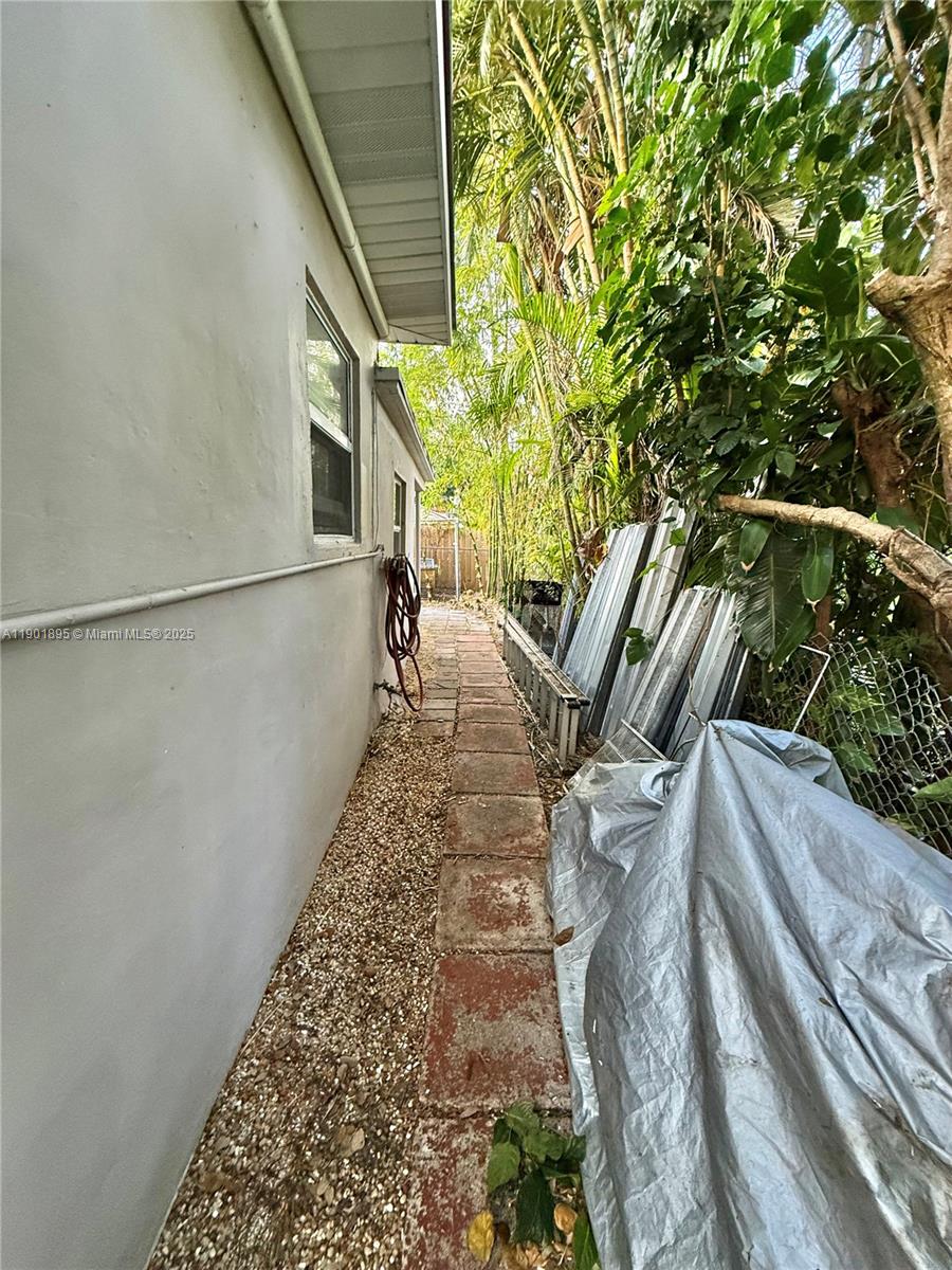 DIXIE GARDENS - Residential