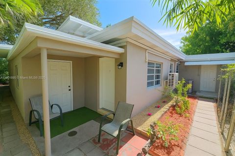 Photo of 917 N 26th Ave, Hollywood, FL 33020 (MLS # A11901895)