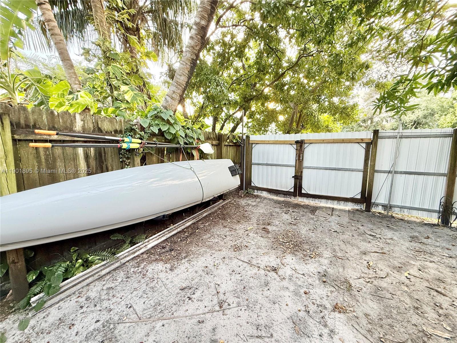 DIXIE GARDENS - Residential