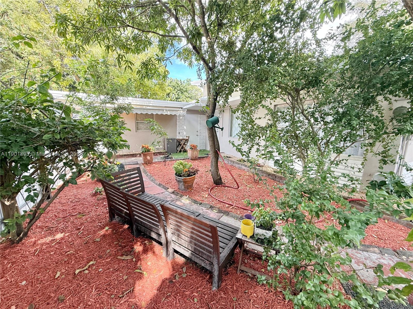 DIXIE GARDENS - Residential