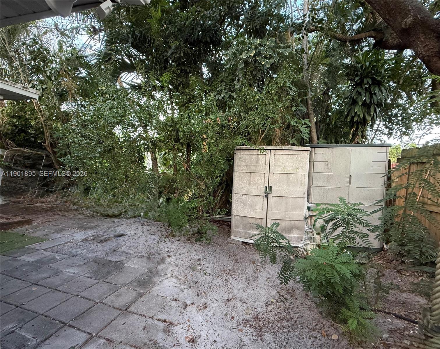 DIXIE GARDENS - Residential