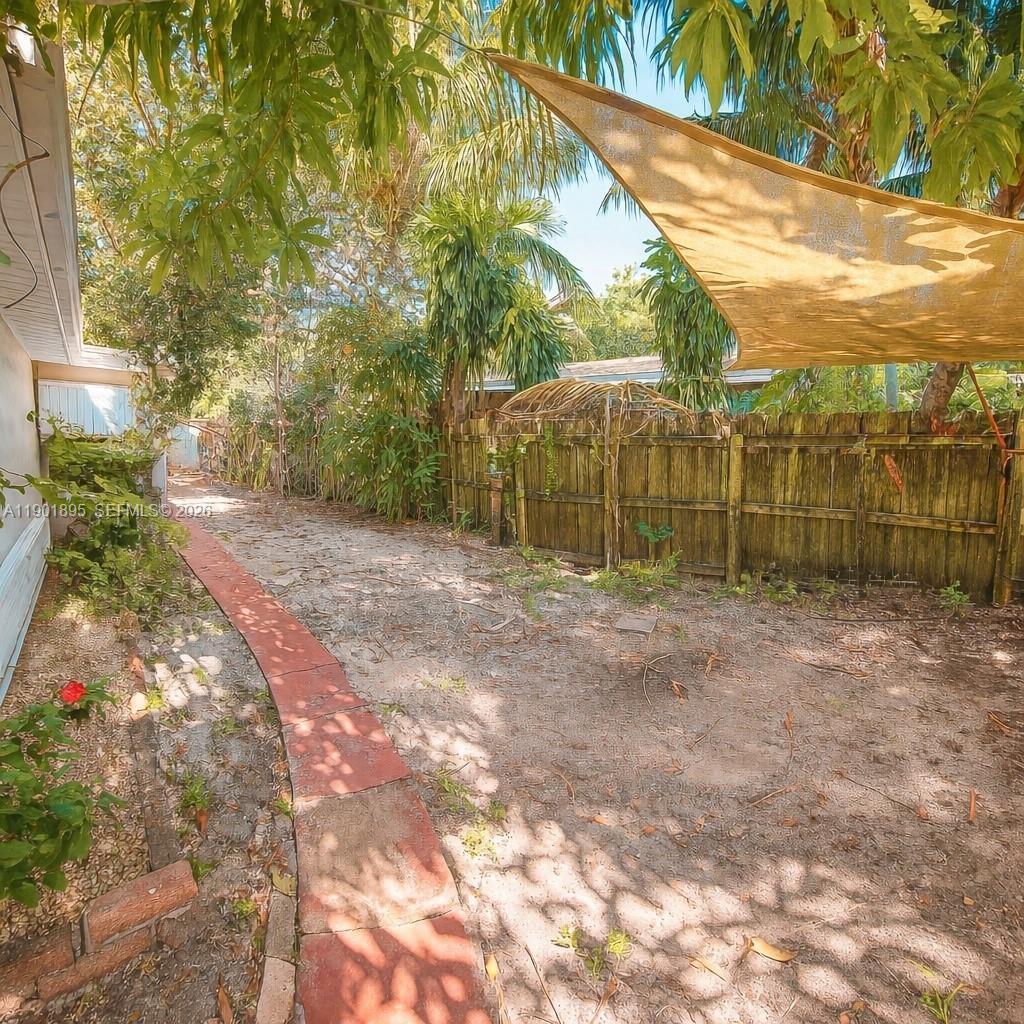 DIXIE GARDENS - Residential