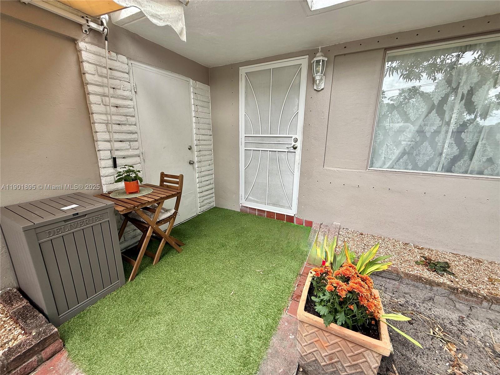 DIXIE GARDENS - Residential