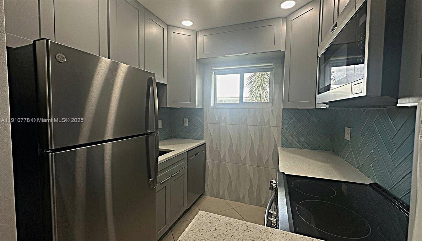 MONTCLAIR GARDENS CONDO - Residential Lease