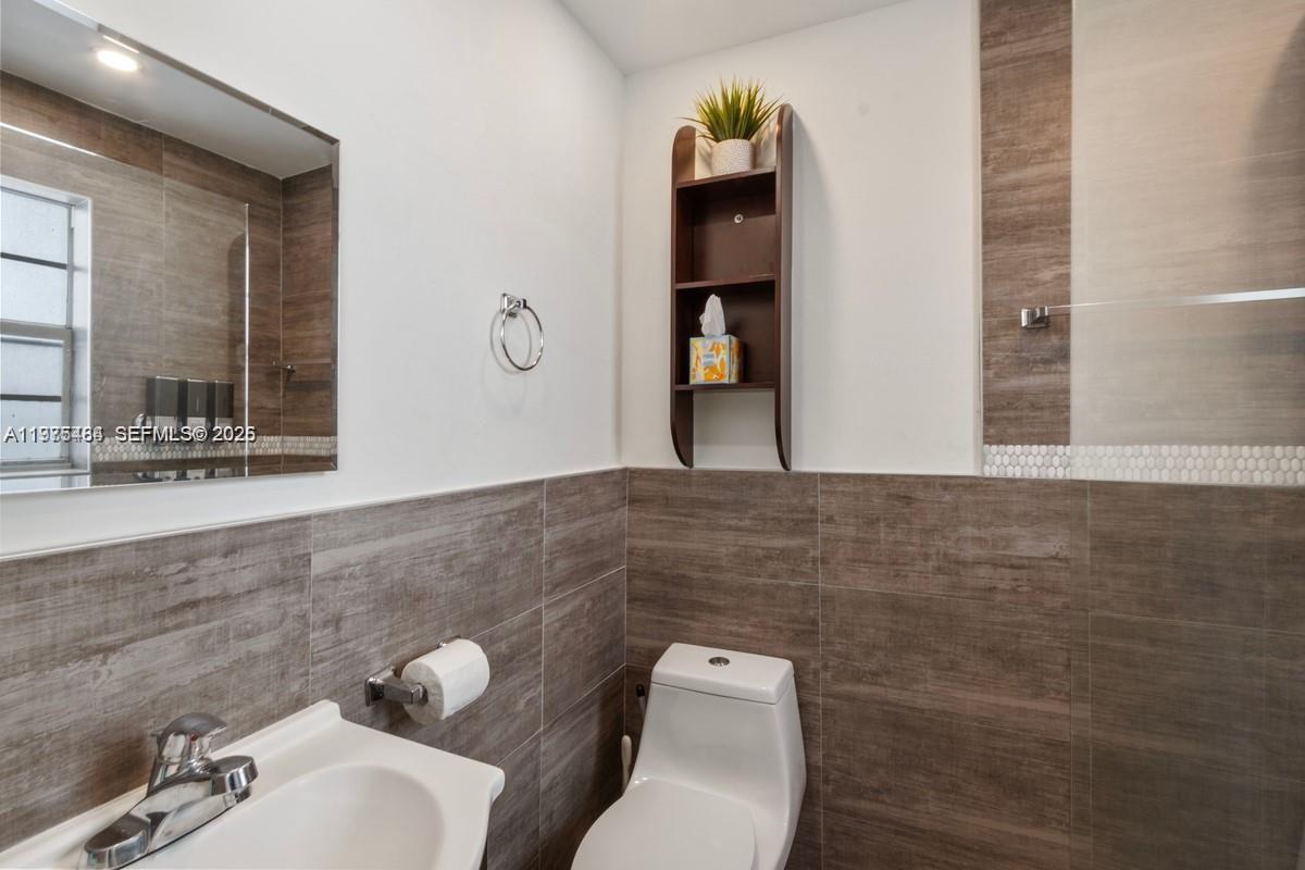 OCEAN WALK ON SOUTH BEACH - Residential