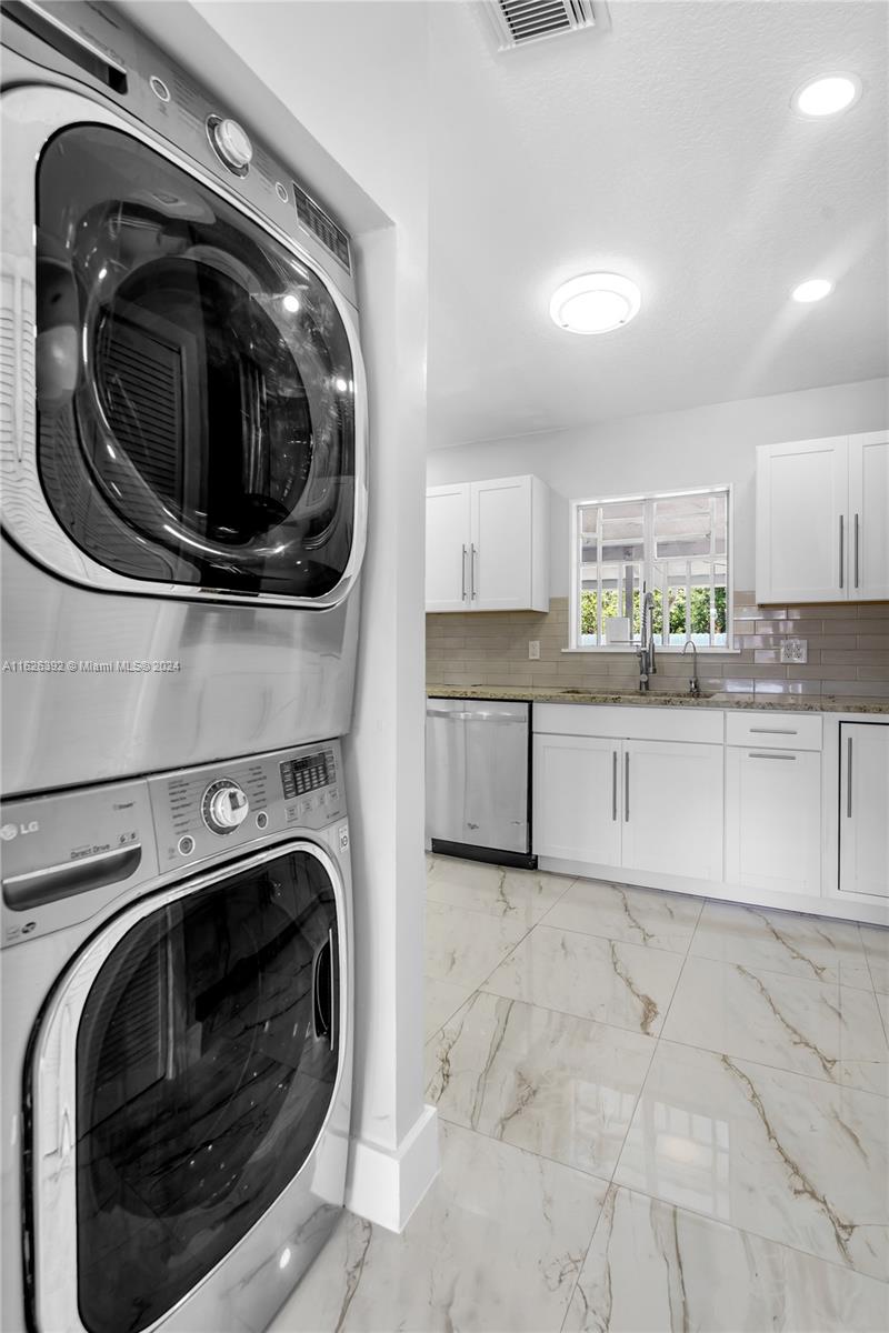 HAINLIN MILL ESTATES SEC - Residential