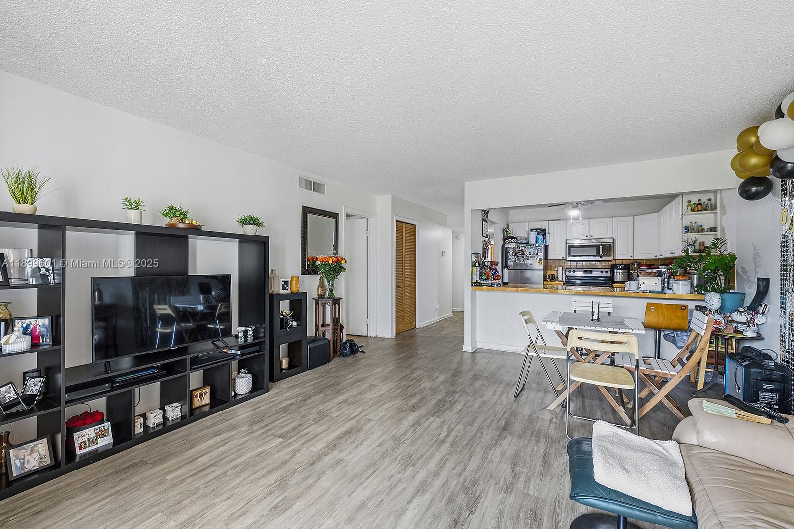 WESTON LAKES 21 INC CONDO - Residential Lease