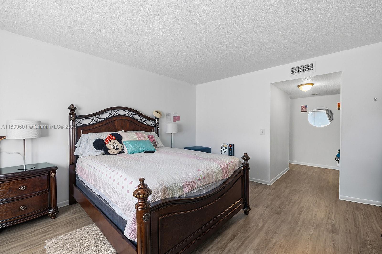 WESTON LAKES 21 INC CONDO - Residential Lease