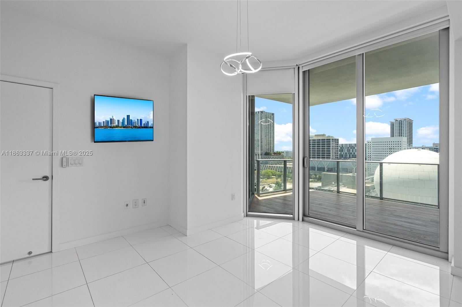 PARAMOUNT MIAMI WORLDCENT - Residential