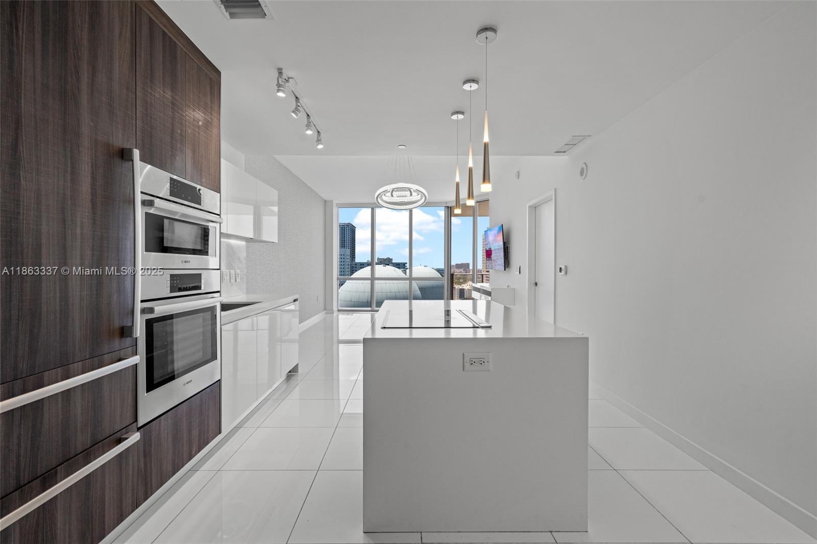 851 NE 1st Ave 1506