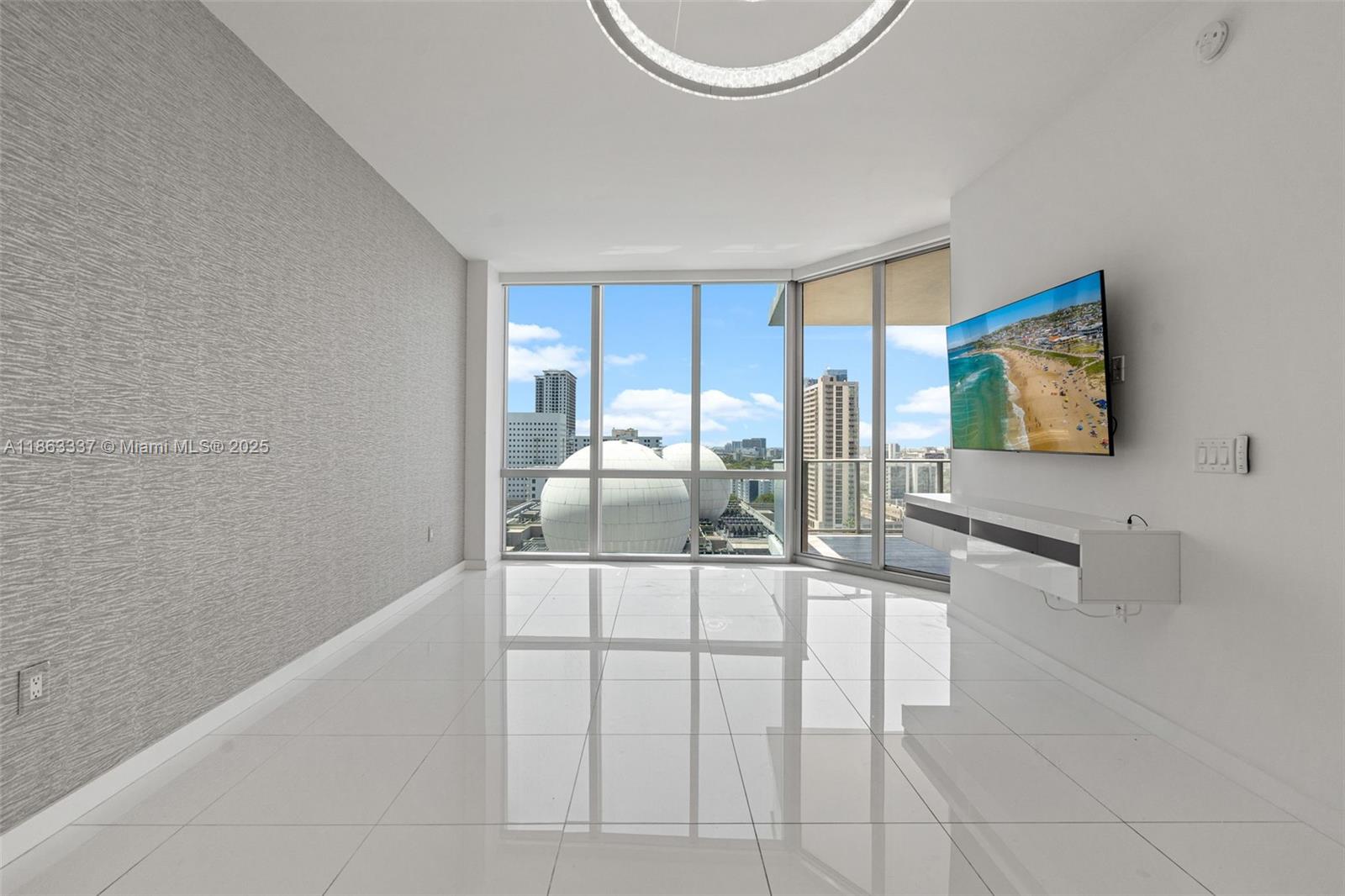 PARAMOUNT MIAMI WORLDCENT - Residential