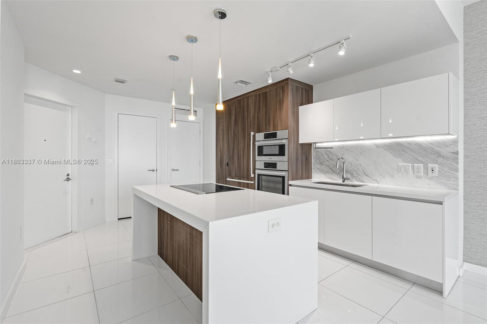 PARAMOUNT MIAMI WORLDCENT - Residential