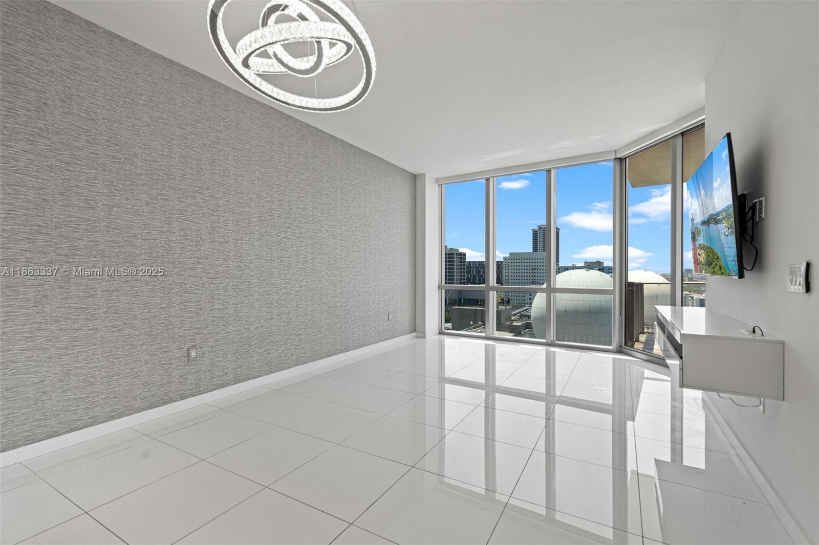 PARAMOUNT MIAMI WORLDCENT - Residential