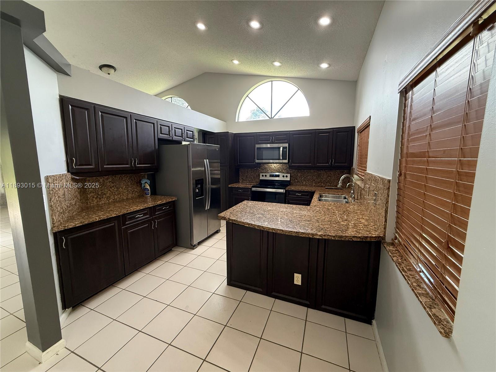 ROYAL PALM VILLAGE - Residential Lease