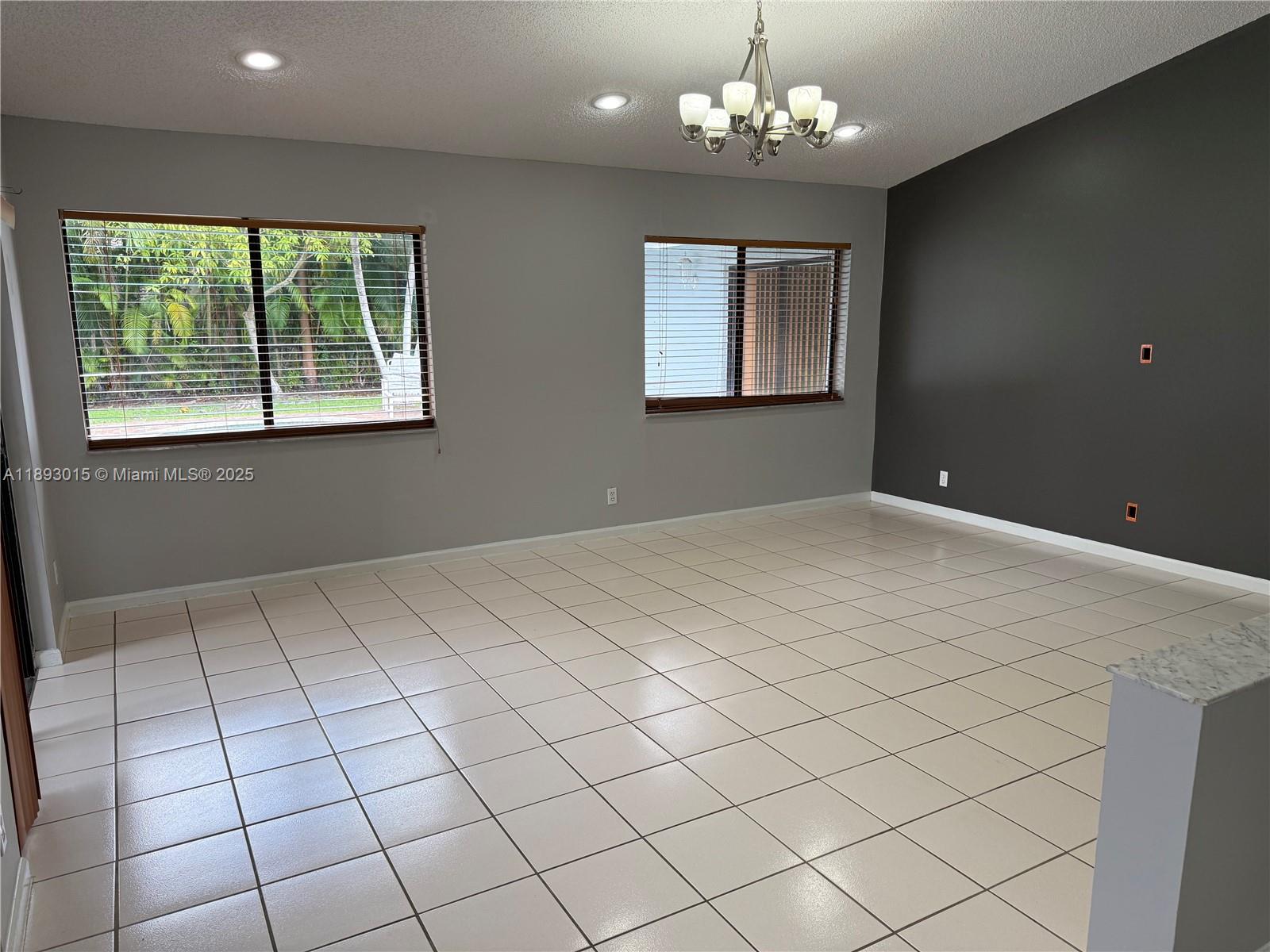 ROYAL PALM VILLAGE - Residential Lease