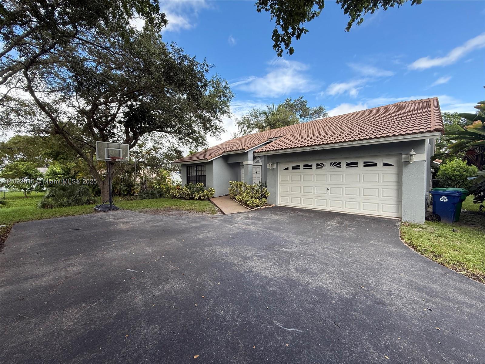 ROYAL PALM VILLAGE - Residential Lease