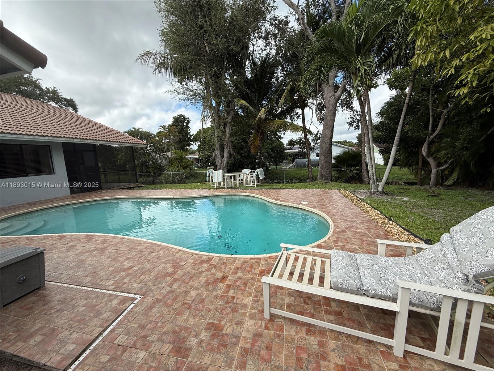 ROYAL PALM VILLAGE - Residential Lease