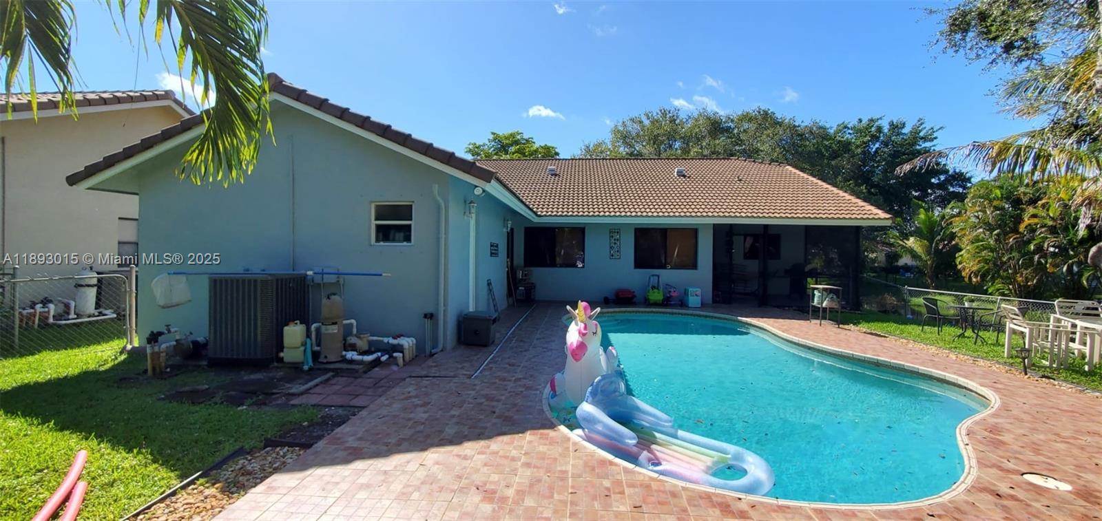 ROYAL PALM VILLAGE - Residential Lease