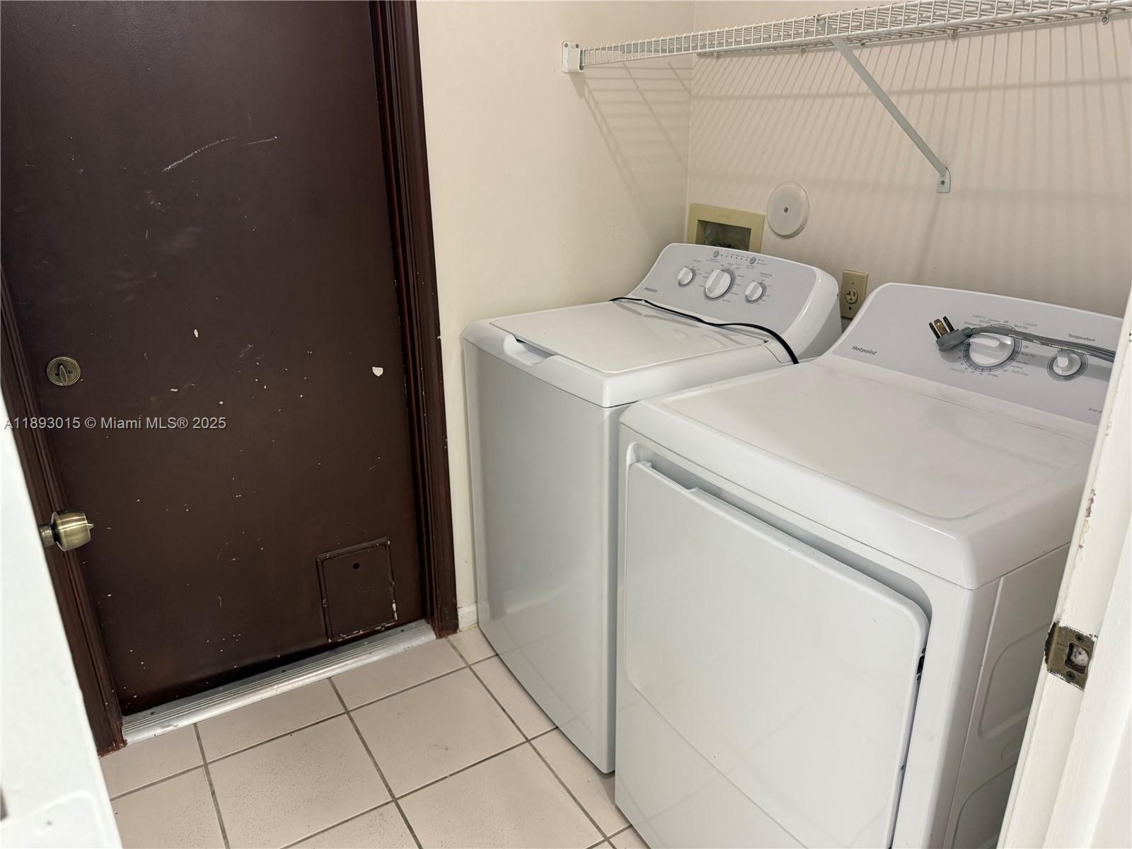 ROYAL PALM VILLAGE - Residential Lease