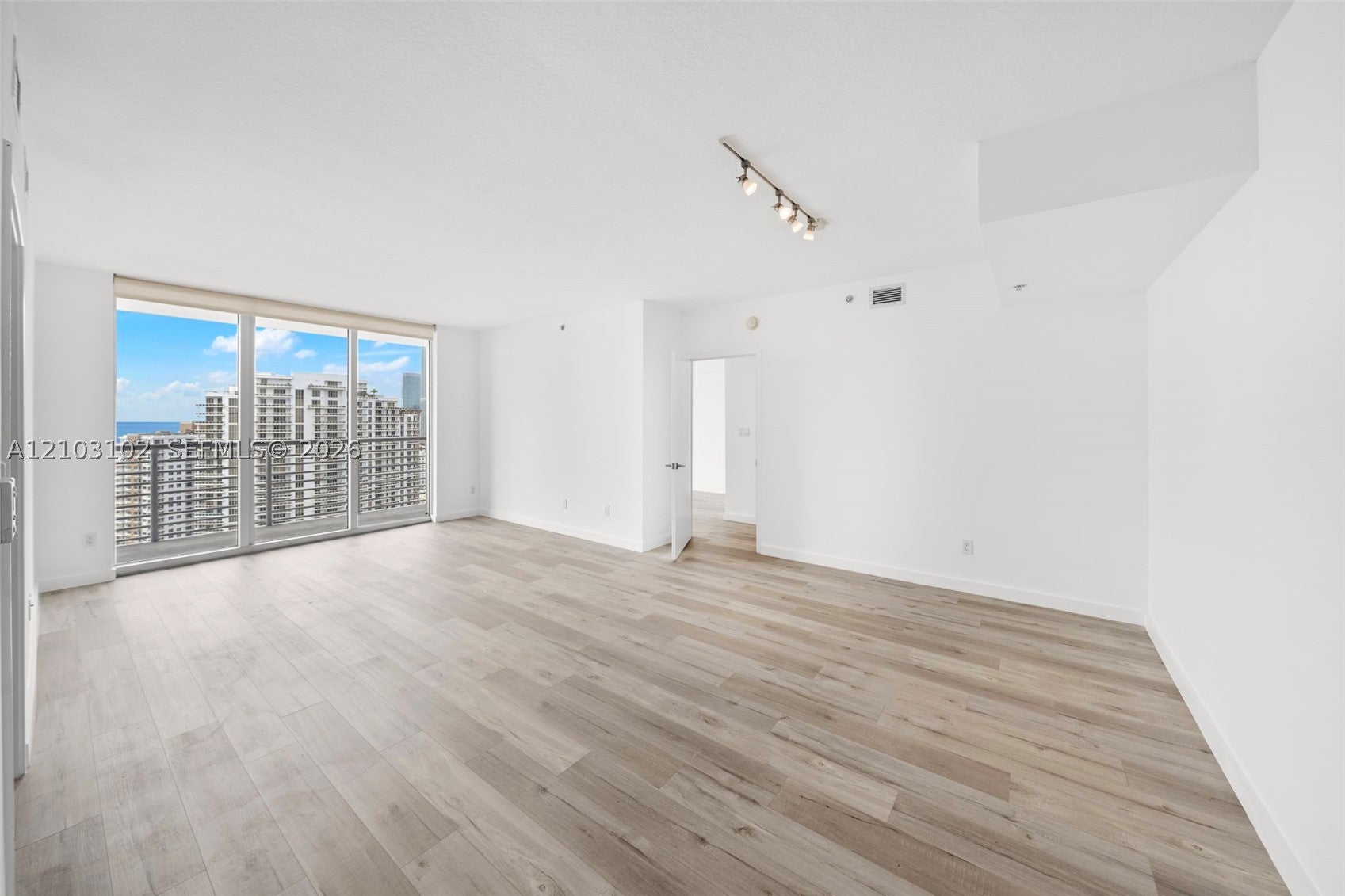 325 S Biscayne Blvd 3819