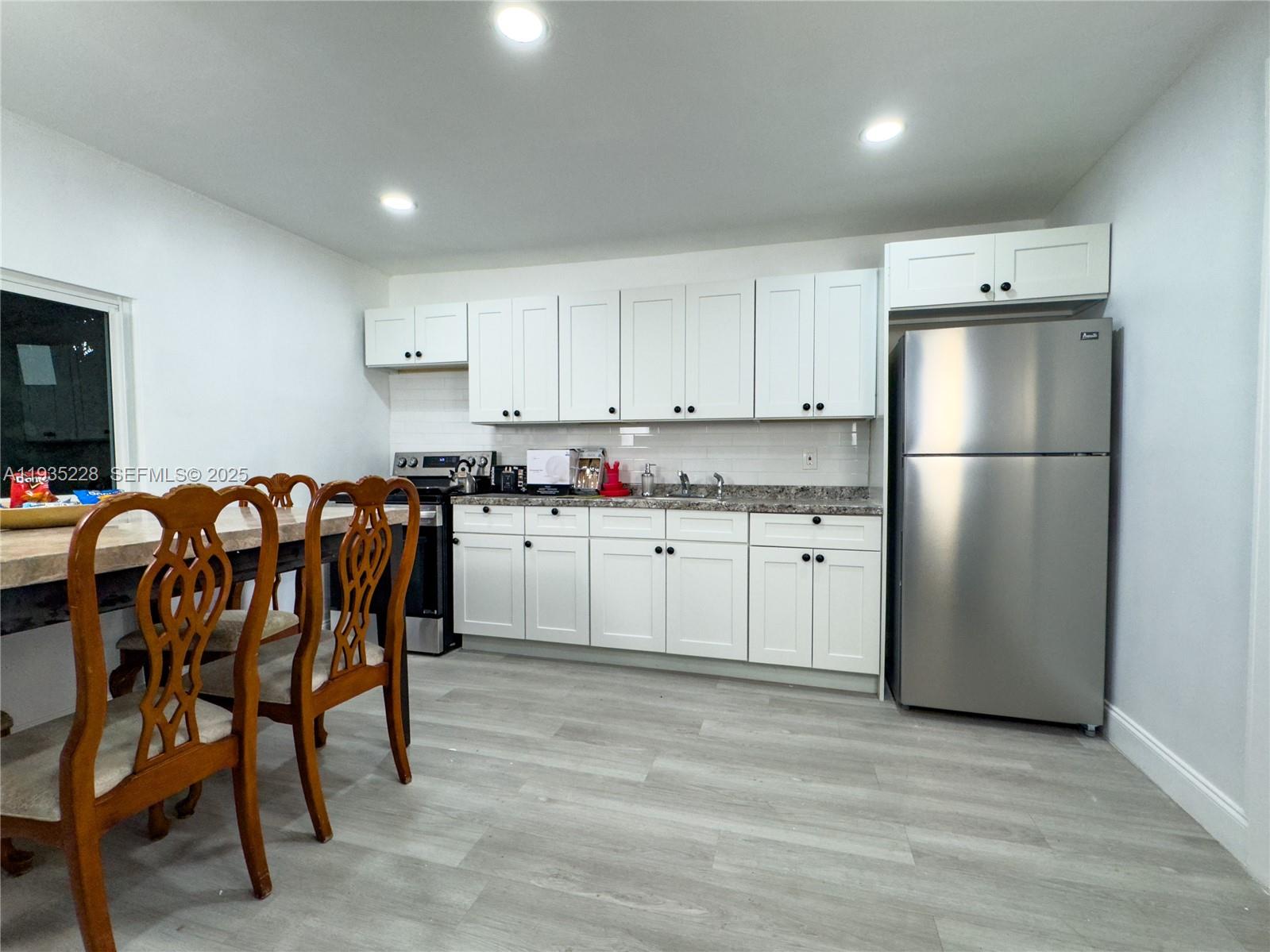 GRAPELAND - Residential Income