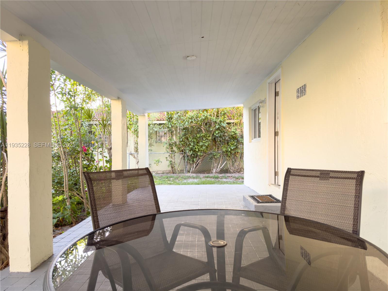 GRAPELAND - Residential Income