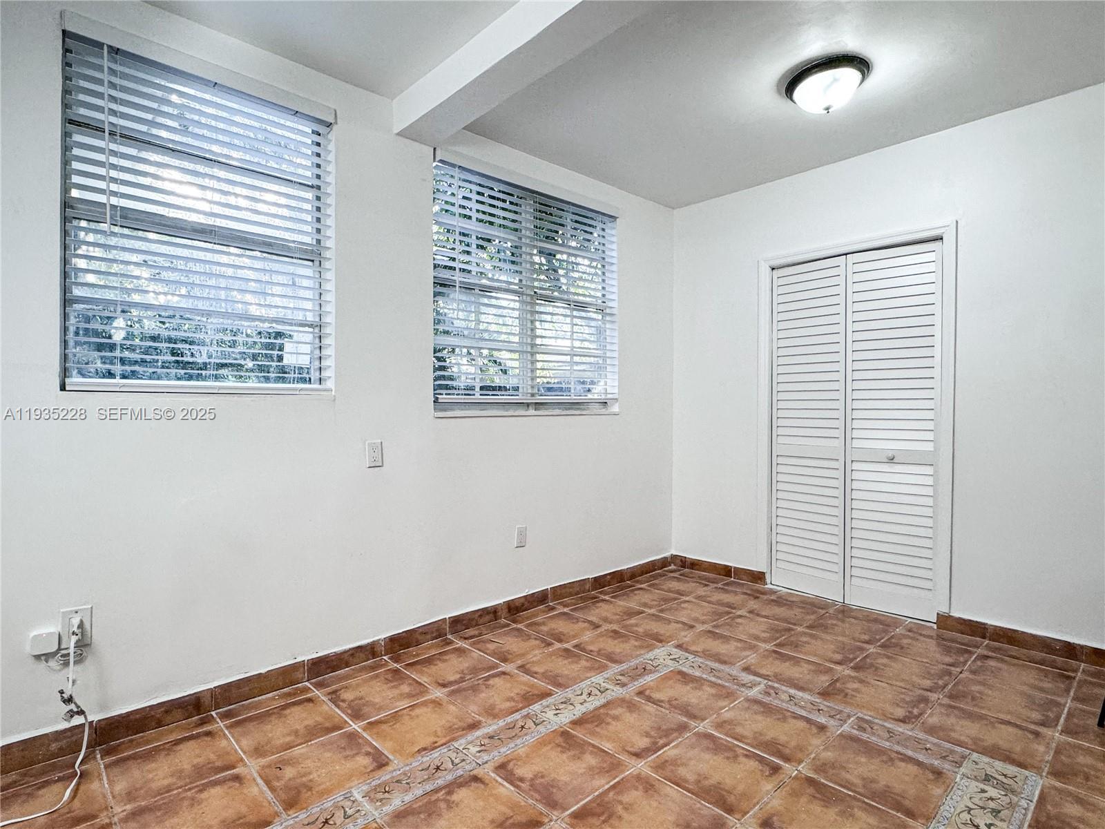 GRAPELAND - Residential Income