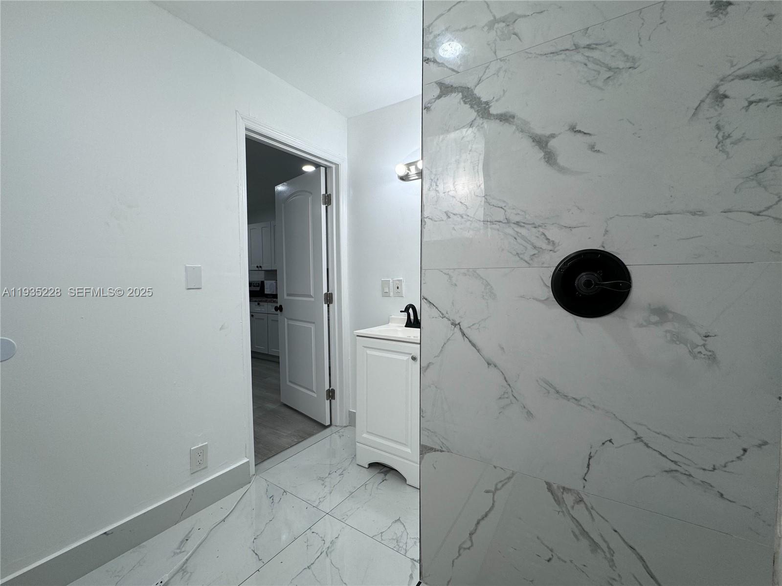 GRAPELAND - Residential Income