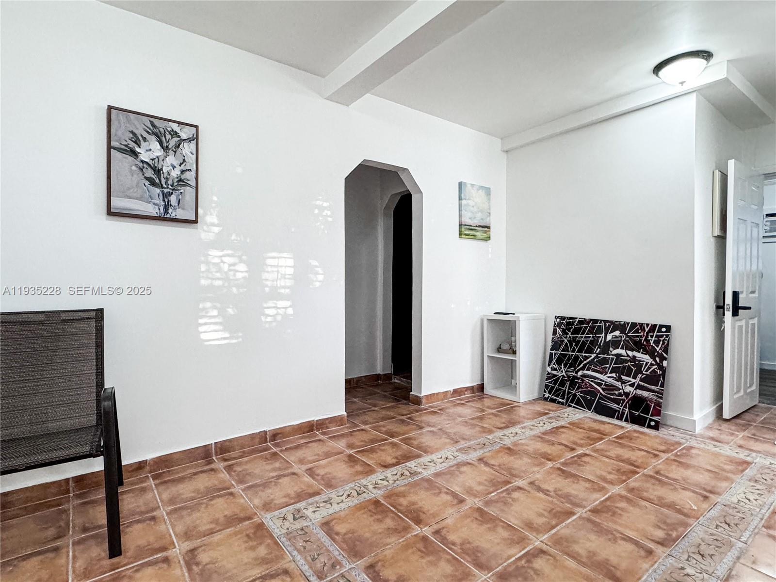 GRAPELAND - Residential Income