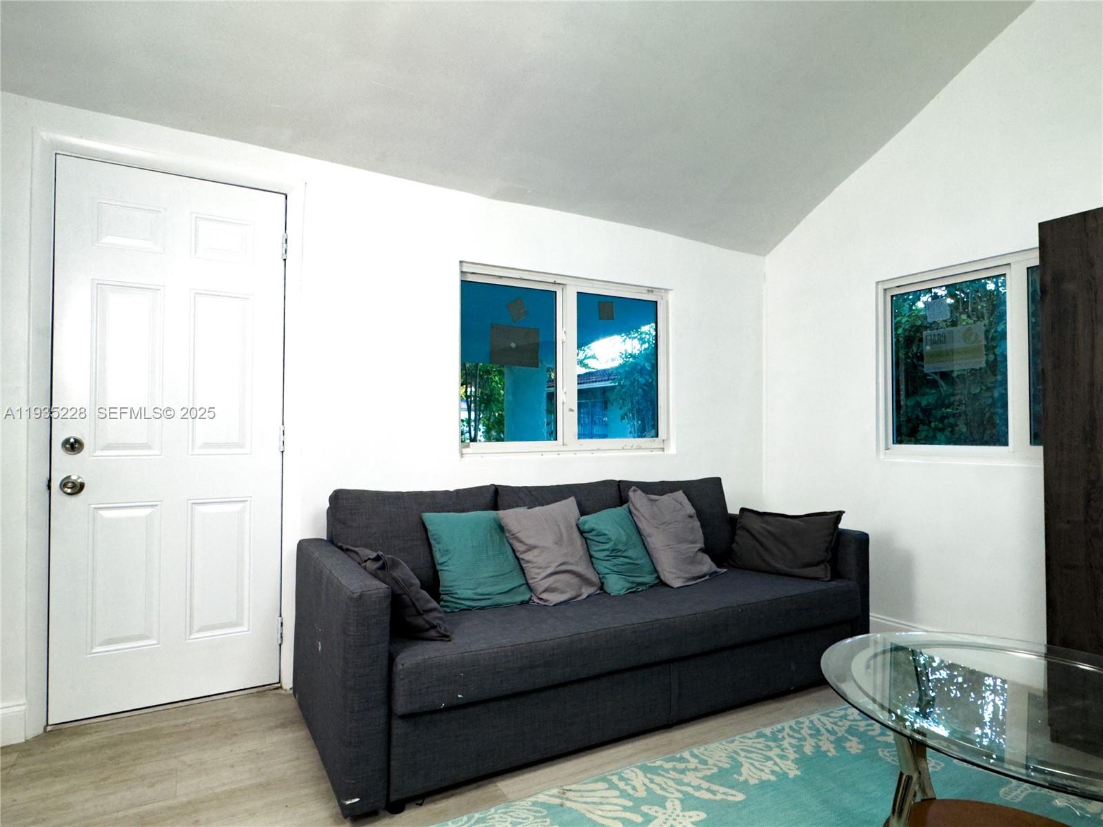 GRAPELAND - Residential Income