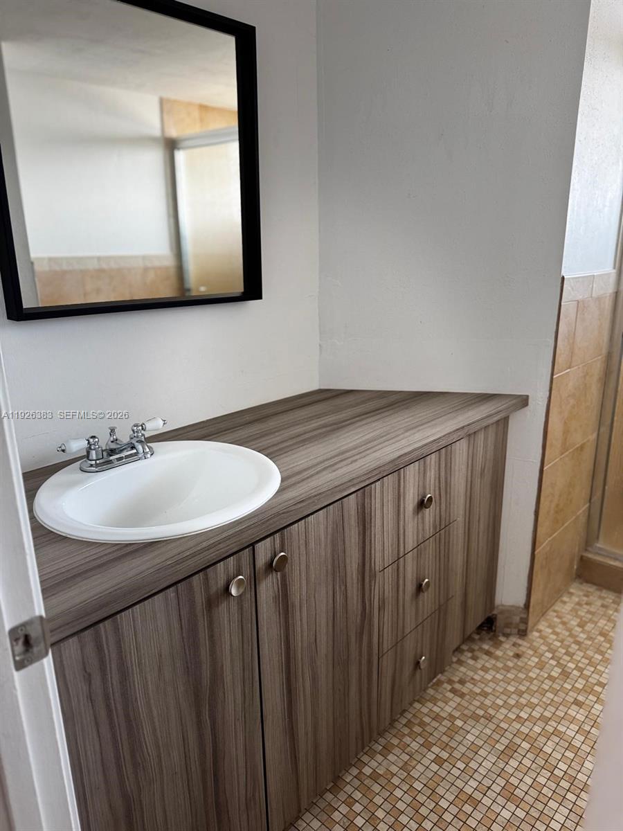 JADE WINDS GROUP - - Residential