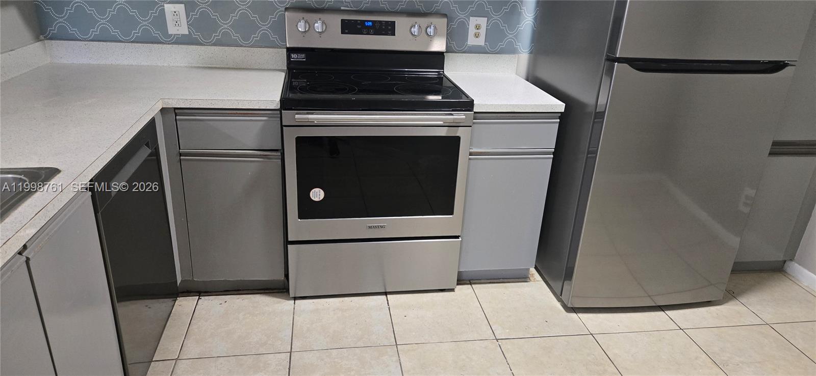 EDGEWATER CONDO - Residential Lease