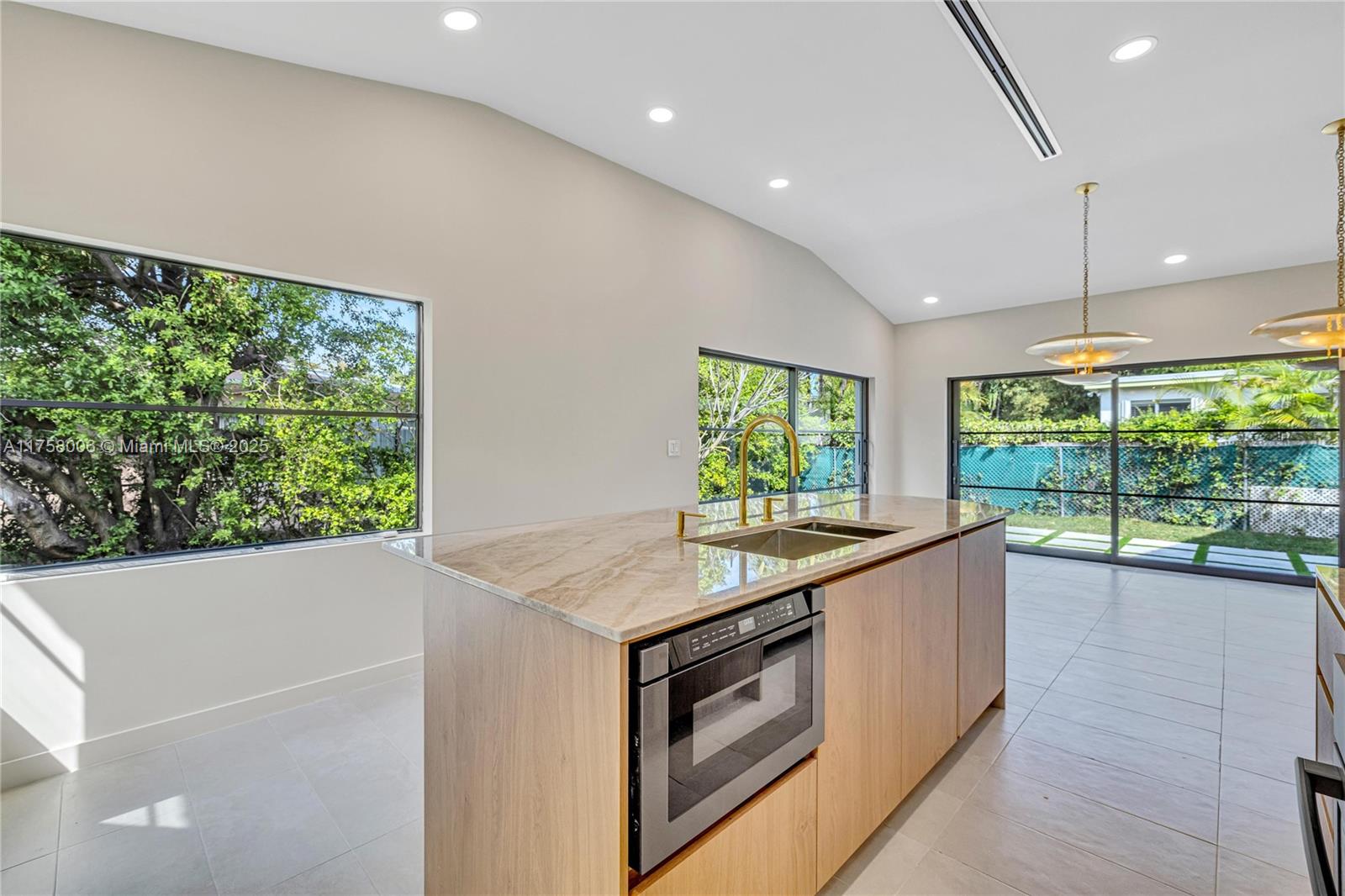 BISCAYNE POINT - Residential