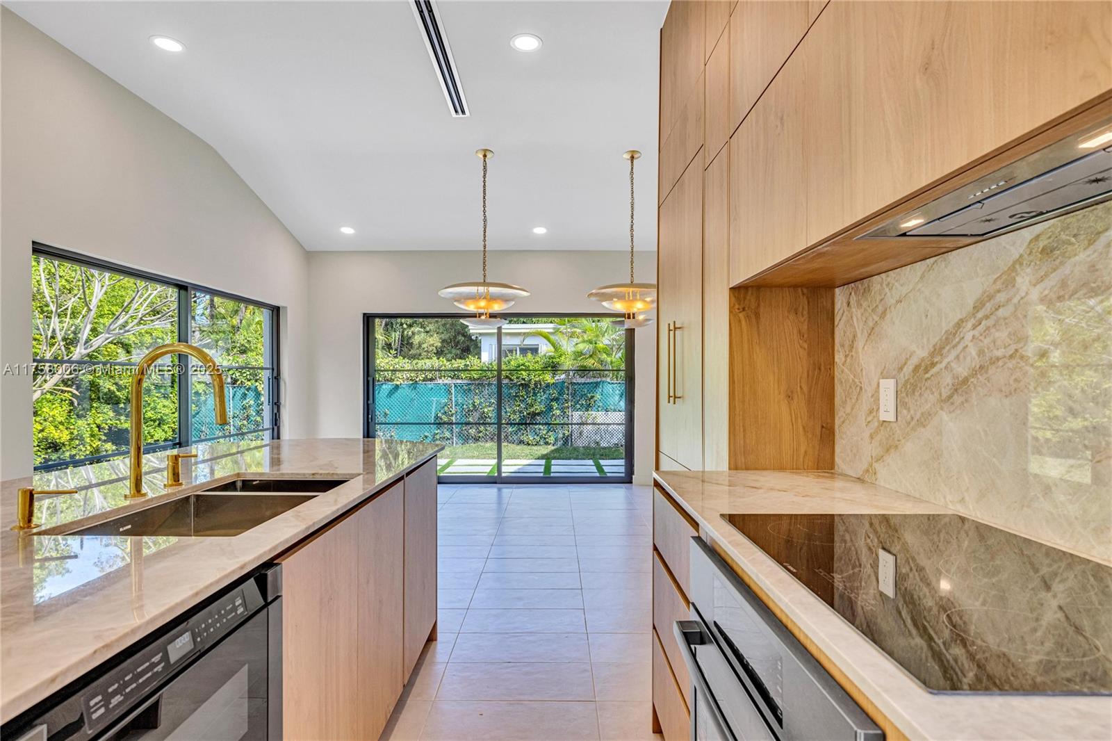 BISCAYNE POINT - Residential