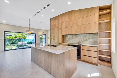 1323 Cleveland Rd Miami Beach FL 33141