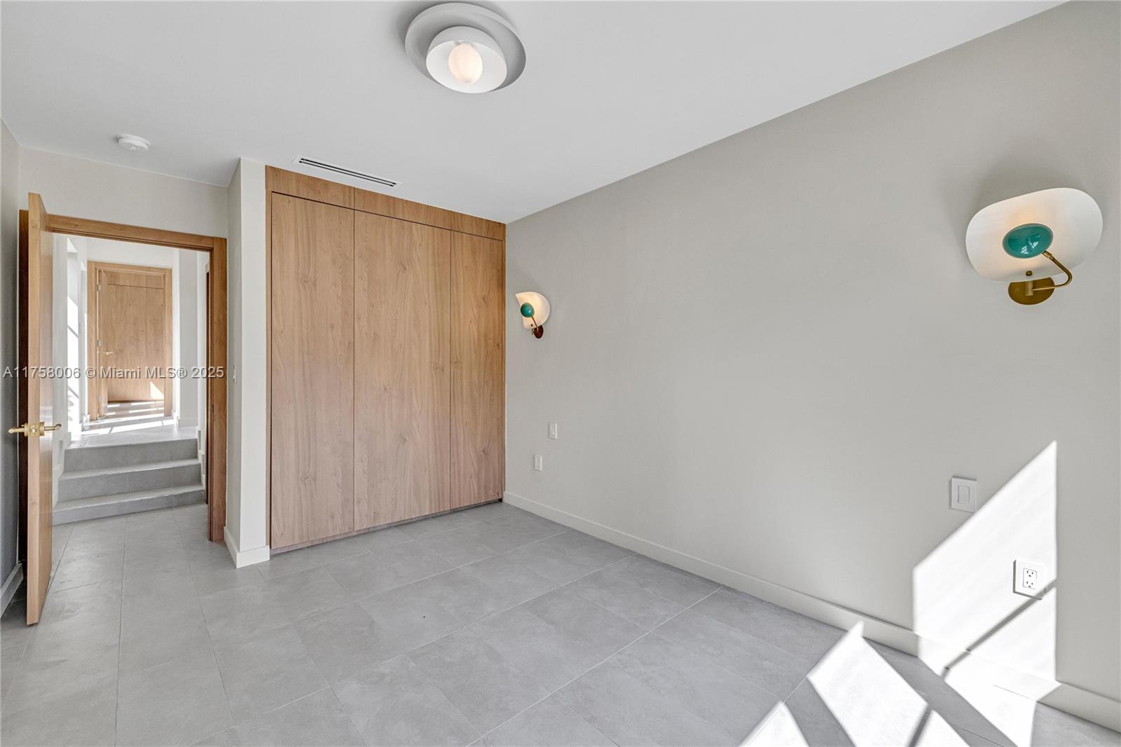 BISCAYNE POINT - Residential