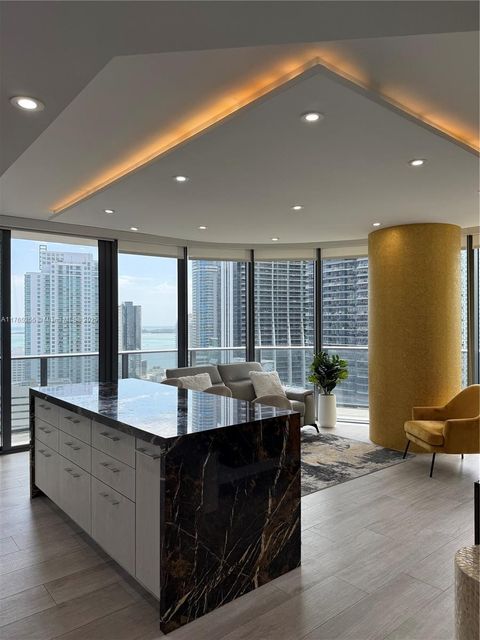 55 SW 9th St 2703 Miami FL 33130