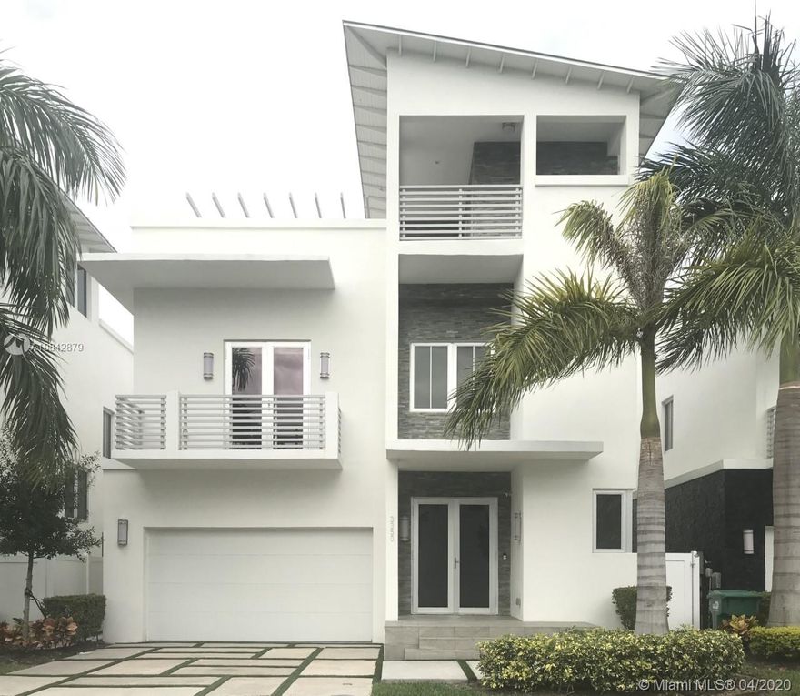 Contemporary single-family home, 4 bedrooms, 5 1/2 bathrooms, with spectacular modern kitchen, stainless steel appliances, quartz countertops, his/her vanities in the master bathroom, stunning wine cellar, pool. Basic cable/internet and grass and pool maintenance included.
