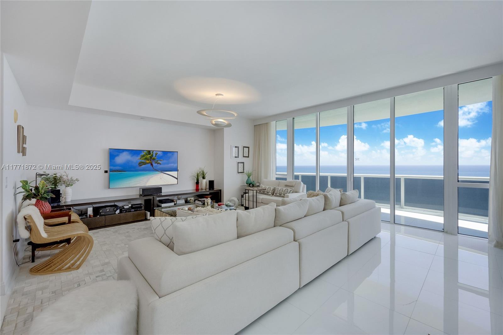 TDR TOWER III CONDO - Residential