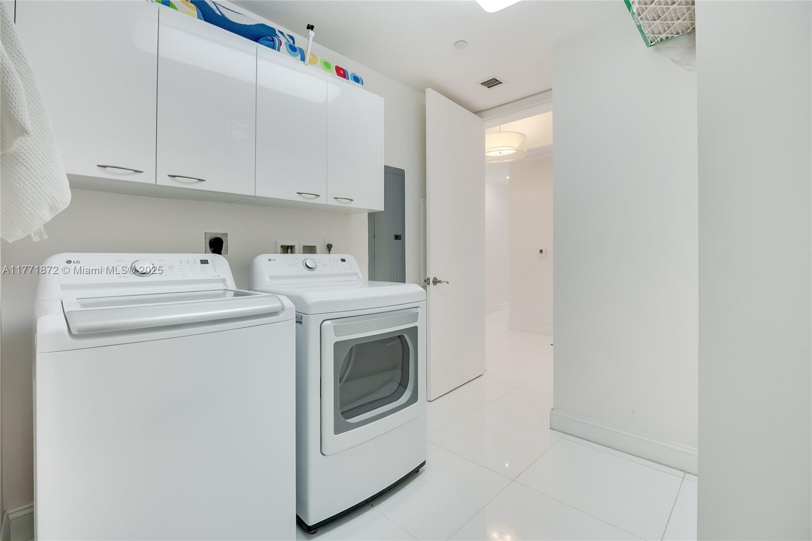 TDR TOWER III CONDO - Residential