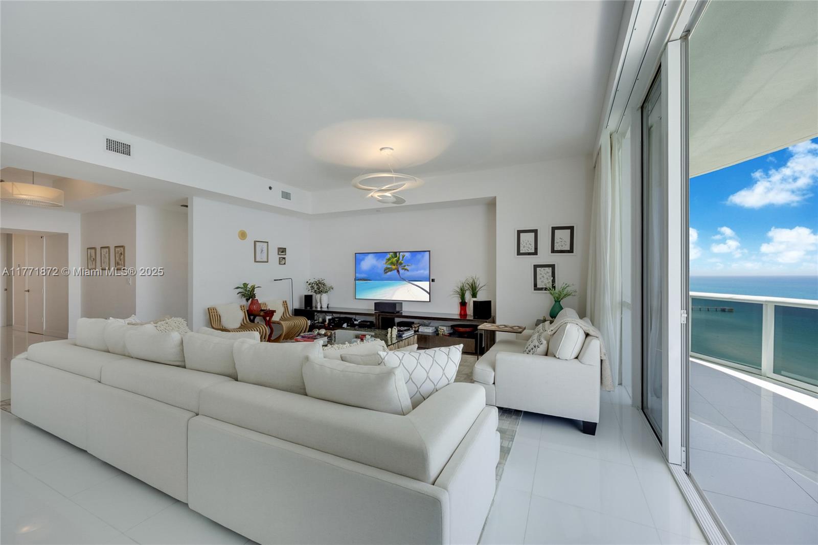 TDR TOWER III CONDO - Residential