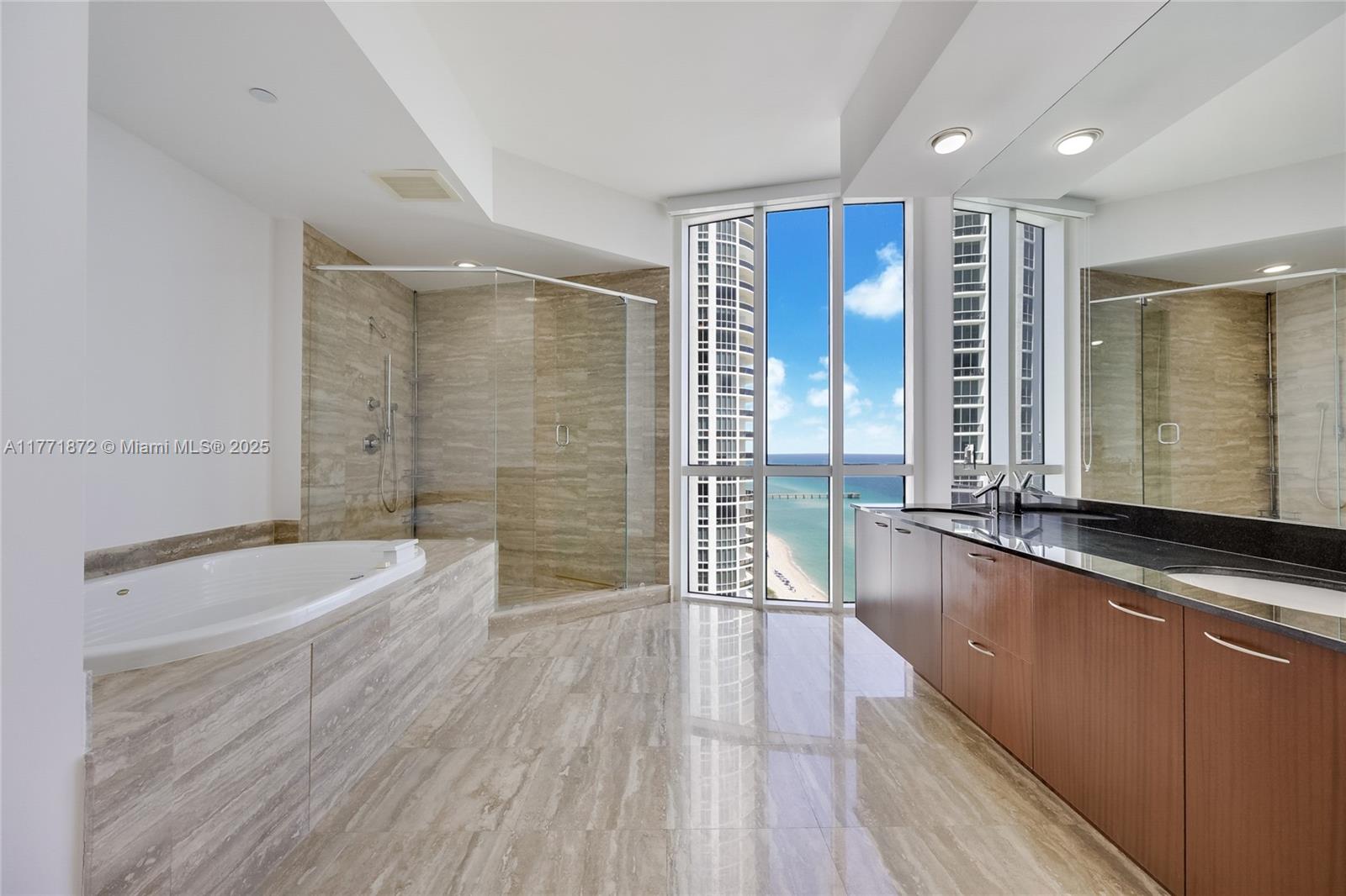 TDR TOWER III CONDO - Residential